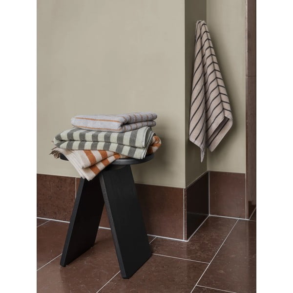 Roheline orgaanilisest puuvillast froteerätik 70x140 cm Arto - Blomus-image-1