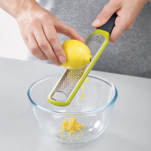 Tsitrusviljakoorete riivimine spaatliga Handi-Zest Handi-Zest™ - Joseph Joseph-image-4