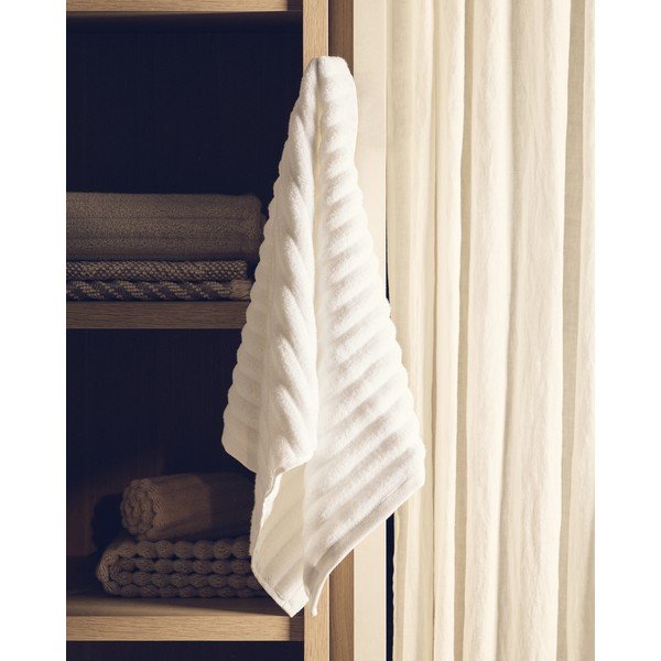 Valge puuvillane froteerätik 70x140 cm Navira - Kave Home-image-2