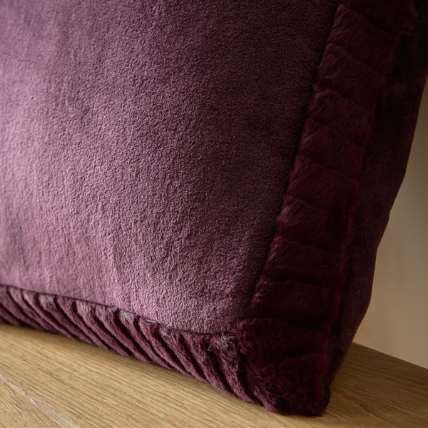 Mikroplüüsist dekoratiivpadi 55x55 cm Velvet and Faux Fur - Catherine Lansfield-image-2