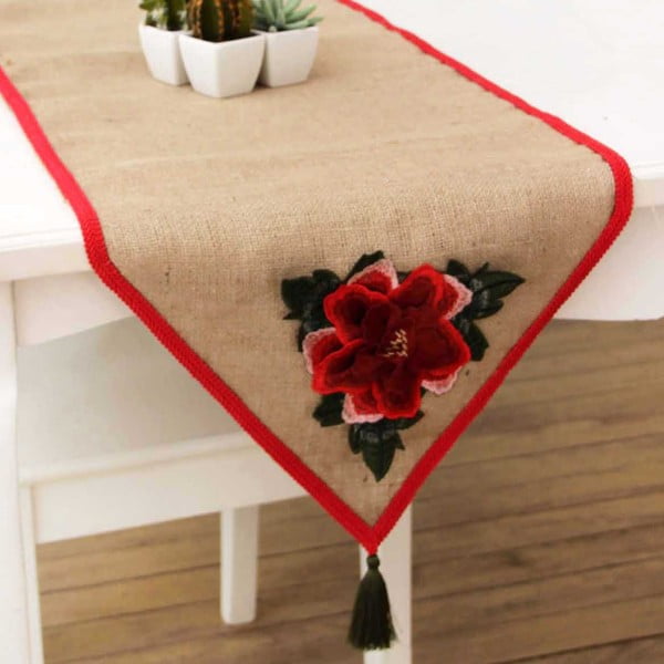 Běhoun na stůl Mode 35x140 cm, s háčkovanou květinou