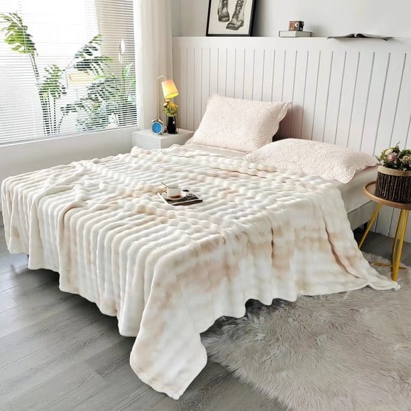 Kreem mikrofliisist päevatekk 150x200 cm Victory – My House