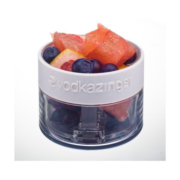 Vodkazinger, lahev na vodku a ovoce-image-3