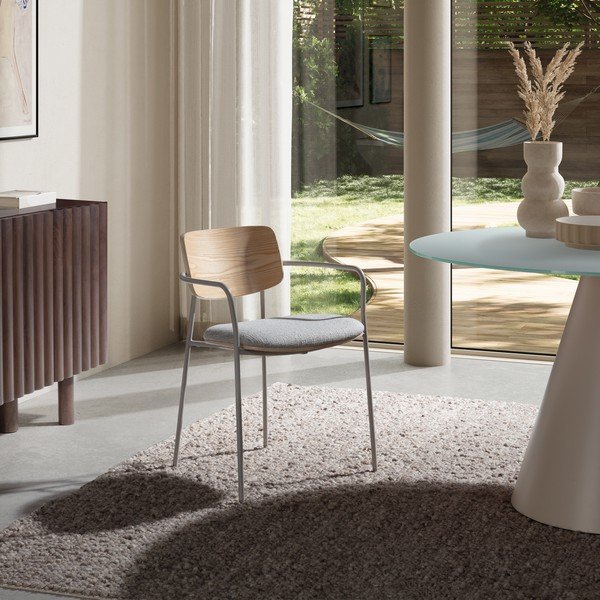 Helehallid/naturaalse polstriga söögitoolid käetugedega komplektis Nour - MOME-image-1