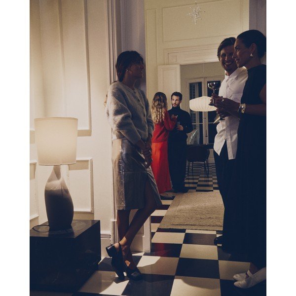 Valge/helehall laualamp tekstiilist varjuga (kõrgus 77 cm) Viona - Kave Home-image-3