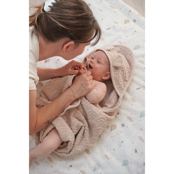 Beež orgaanilisest puuvillast kapuutsiga laste rätik 80x80 cm Almond - Cam Cam Copenhagen-image-2