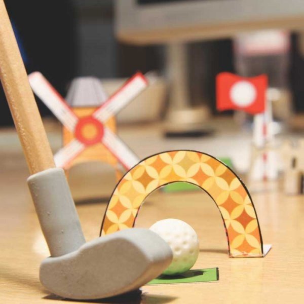 Bláznivý minigolf-image-1