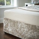 Beež sametist voodiraami kate 152x198 cm Crushed Velvet – Catherine Lansfield