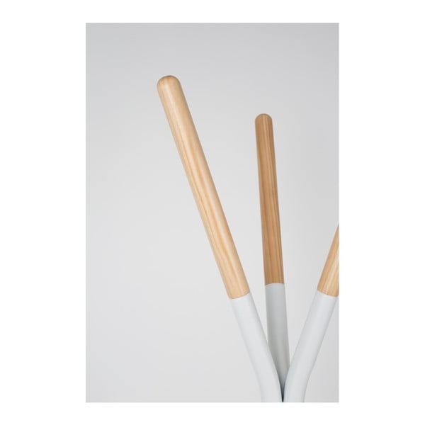 Männi puidust mantlihoidja, millel on valged detailid. Pinnacle - Zuiver-image-3