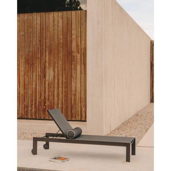 Must metallist aia lamamistool Canutells - Kave Home-image-1