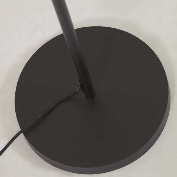 Must põrandavalgusti metallist lambivarjundiga (kõrgus 183 cm) Francisca - Kave Home-image-3