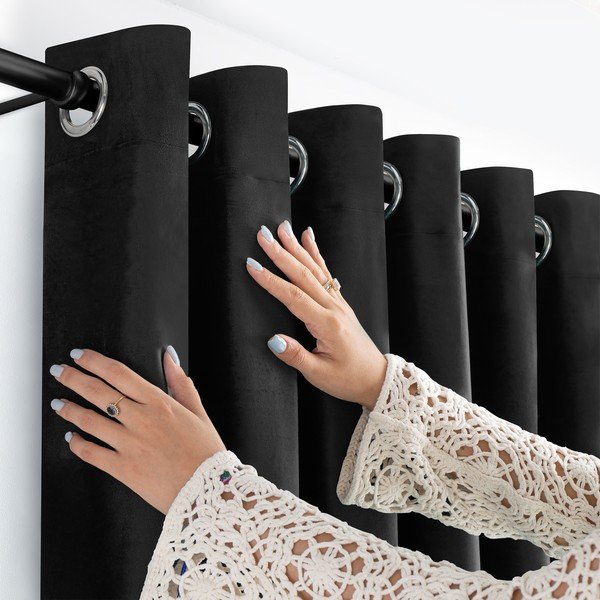 Must sametist pimendav kardin 530x300 cm Velto - Filumi-image-2