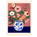Plakat 30×40 cm Flowers on Blue Table – The Poster Club