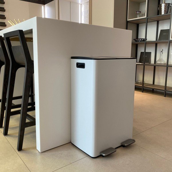 Matt valge terasest prügikast 2x30 l sorteeritud jäätmete jaoks/pedaaliga Aliya - Spirella-image-1