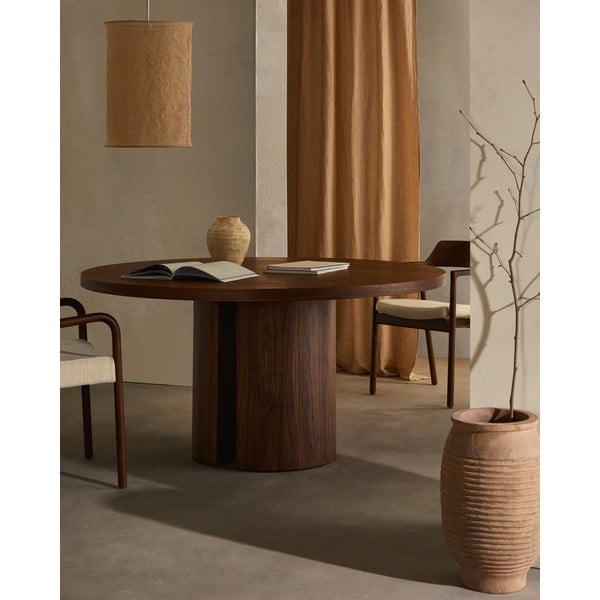 Pruun ümmargune söögilaud pähklipuu dekooriga ø 150 cm Nealy - Kave Home-image-1