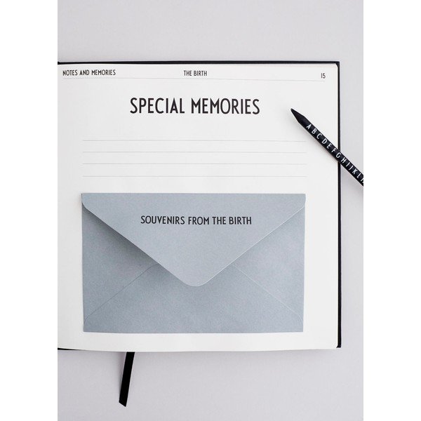 Mustanahaliste laste mälestusraamat Baby's First Book - Design Letters-image-3