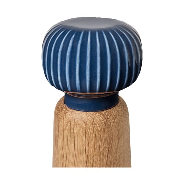 Tumesinine tammepuidust vürtsiveski Hammershoi portselanist detailiga, kõrgus 13 cm. Hammershøi - Kähler Design-image-3