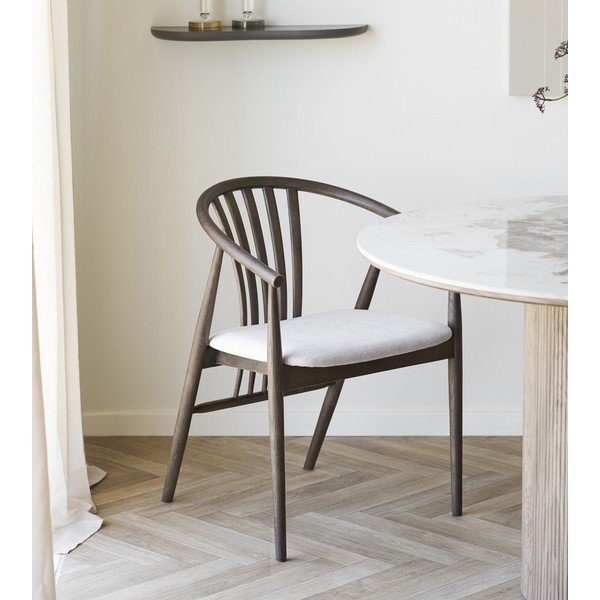 Tumepruun tammepuidust käetugedega söögitool Agustin – House Nordic-image-2