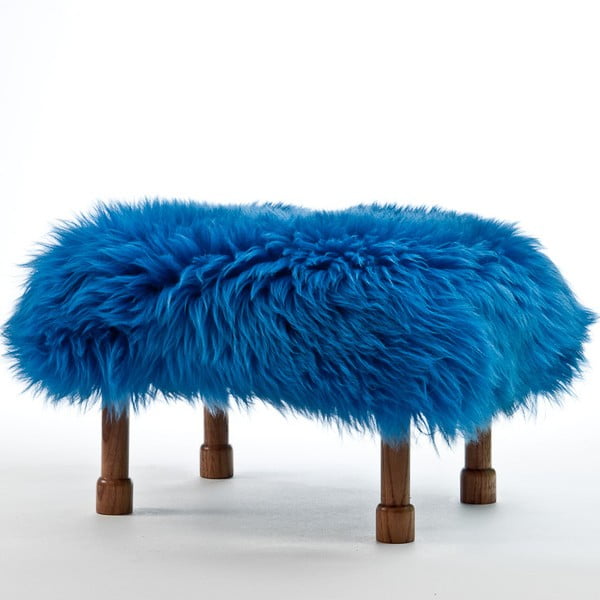 Stolička z ovčí kůže Delyth Cornflower Blue