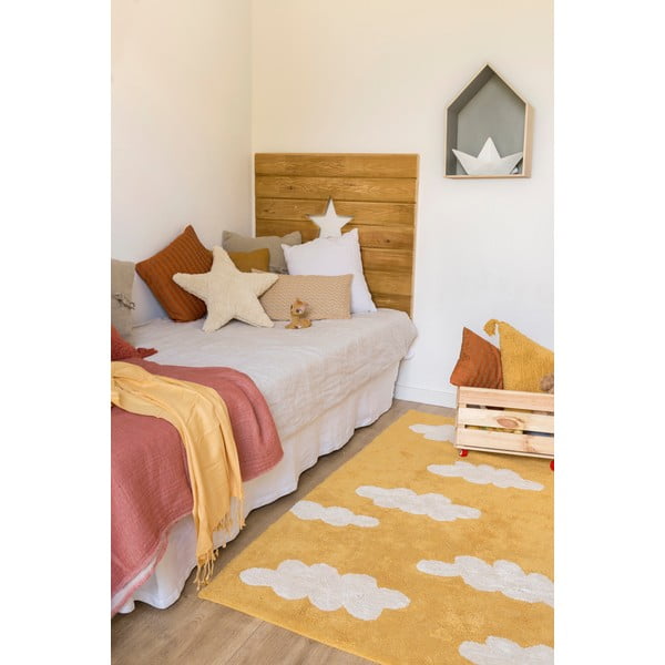 Sinepivärvi pestav käsitsi kootud puuvillane laste vaip 120x160 cm Clouds Mustard - Lorena Canals-image-4