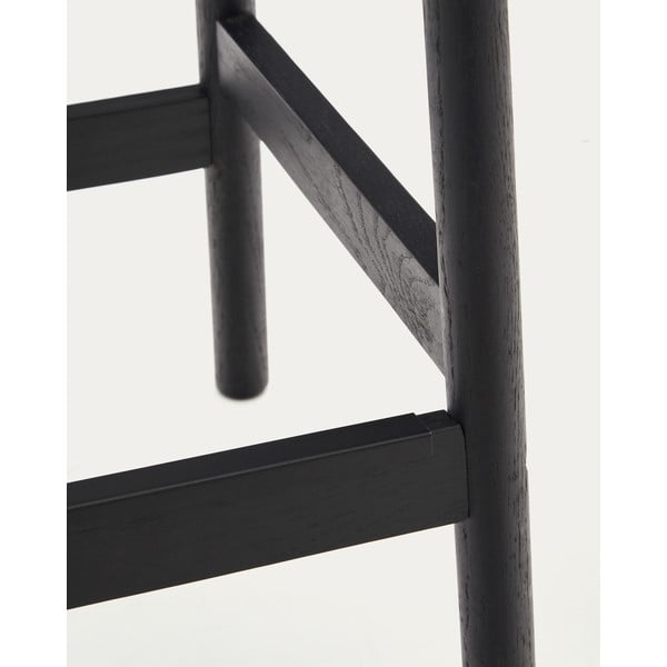 Tammepuust baaritoolid mustad-puiduvärvi 2 tk (istme kõrgus 66 cm). Yalia - Kave Home-image-3