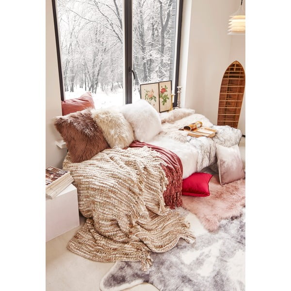 Pruun dekoratiivpadi kunstkarusnahast , 45 x 45 cm - Tiseco Home Studio-image-1