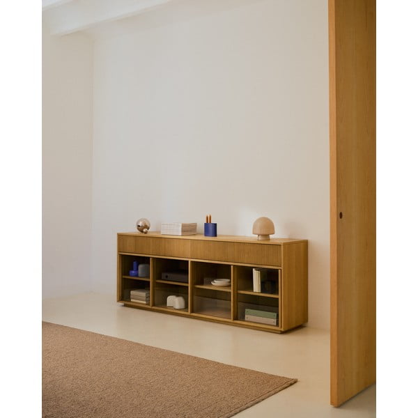 Tammespoonist lükandustega vitriinkapp 200x80x40 cm Helvine - Kave Home-image-1