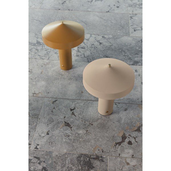 Ookerkollane metallist laualamp (kõrgus 41 cm) Hatto - OYOY Living Design-image-3