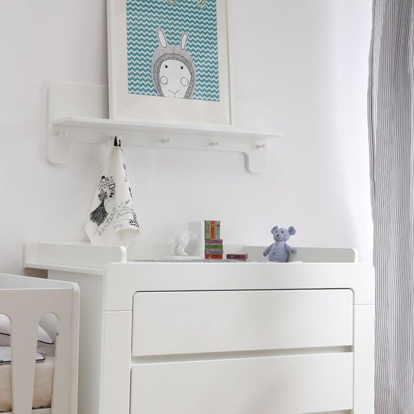 Valge seinale paigaldatav laste riidehoidja koos riiuliga Moon - Pinio-image-1