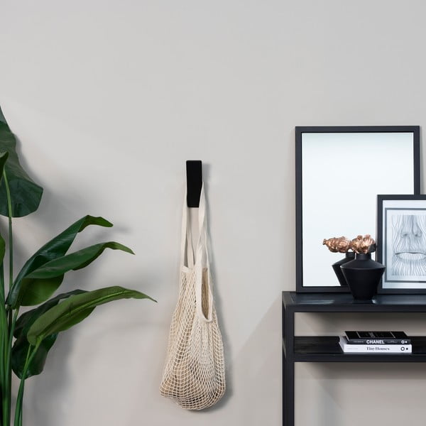 Must terasest seinakonks Angle - Spinder Design-image-1