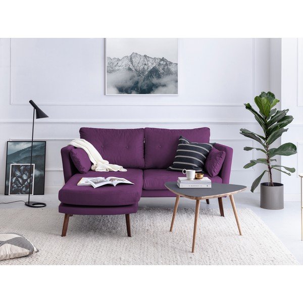 Tmavě fialová třímístná pohovka Mazzini Sofas Elena, s lenoškou na levém rohu-image-1