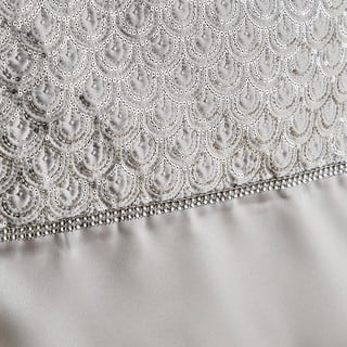 Mikrosatiinist linik 32x220 cm Deco Sequin - Catherine Lansfield