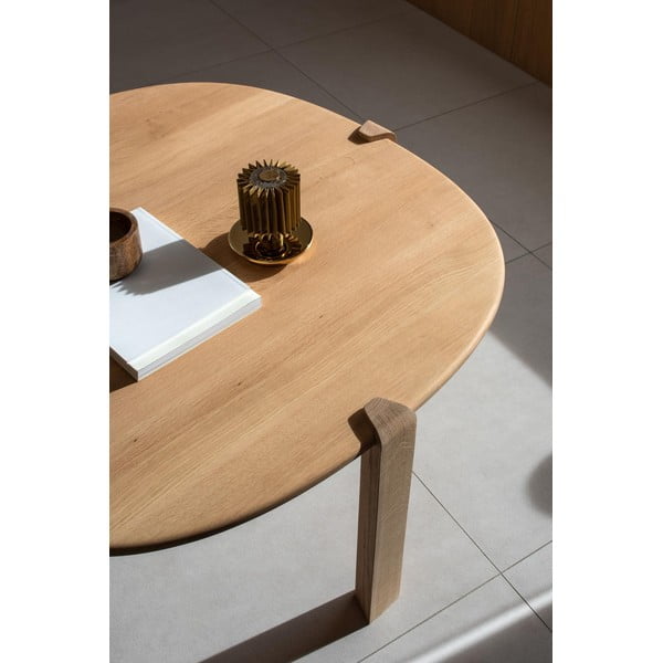 Ümmargune tammepuidust diivanilaud ø 100 cm Kulin - Gazzda-image-1