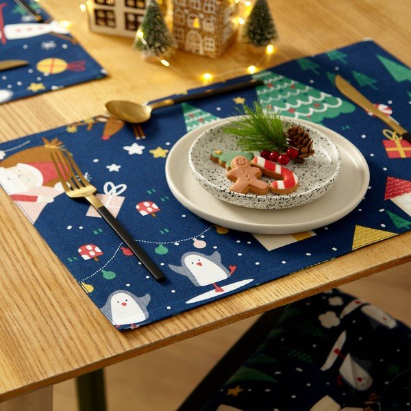 Riidest taldrikut 2 tk jõulumotiiviga 30x46 cm Santa's Christmas Wonderland - Catherine Lansfield-image-1