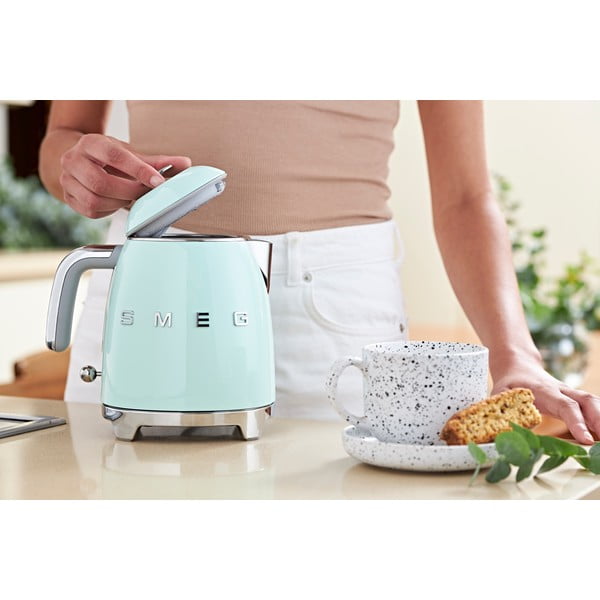 Heleroheline roostevabast terasest veekeetja 800 ml Retro Style - SMEG-image-1