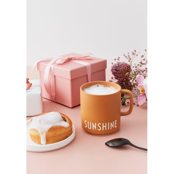 Sinepikollane portselanist kruus Sunshine - Design Letters-image-1