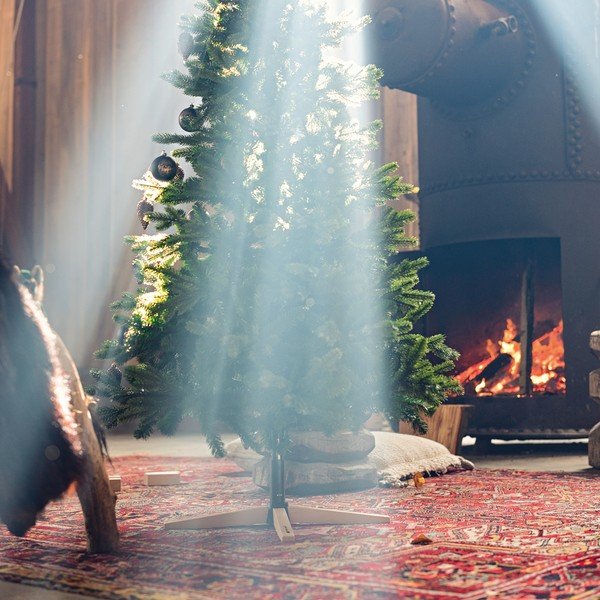 Mustast metallist ja puidust jõulupuu statiiv Gentle - Tree Nest-image-1