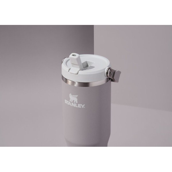 Helehall roostevabast terasest termospudel 410 ml IceFlow™ Flip Straw 2.0 Tumbler Ash - Stanley-image-4