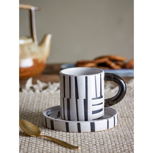 Must-valge kivikeraamikast tass 300 ml Frankie - Bloomingville-image-1