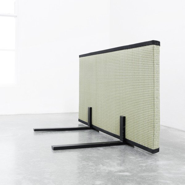 Postel/sofa Sano, černé s černými polštáři-image-3