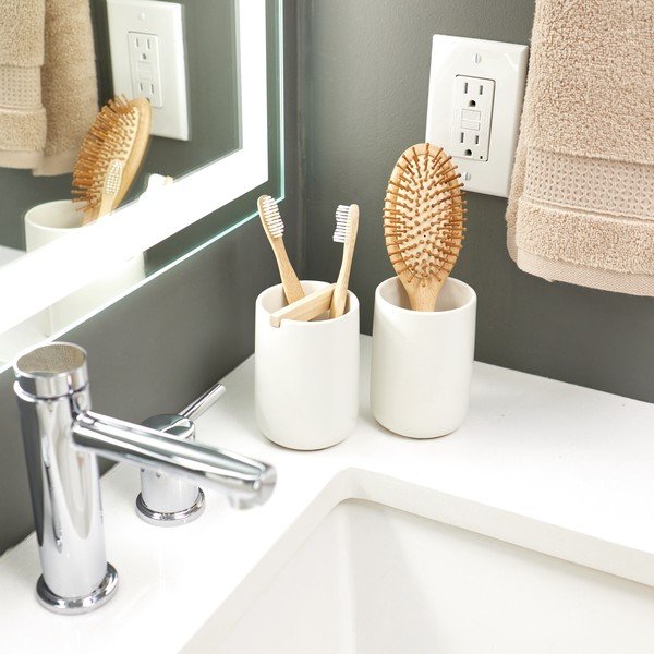 Valge keraamiline hambaharja tass Vanity Eco Vanity - iDesign-image-1
