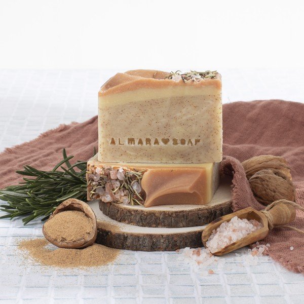 Almara käsitsi valmistatud seep Peeling Wallnut - Almara Soap-image-1