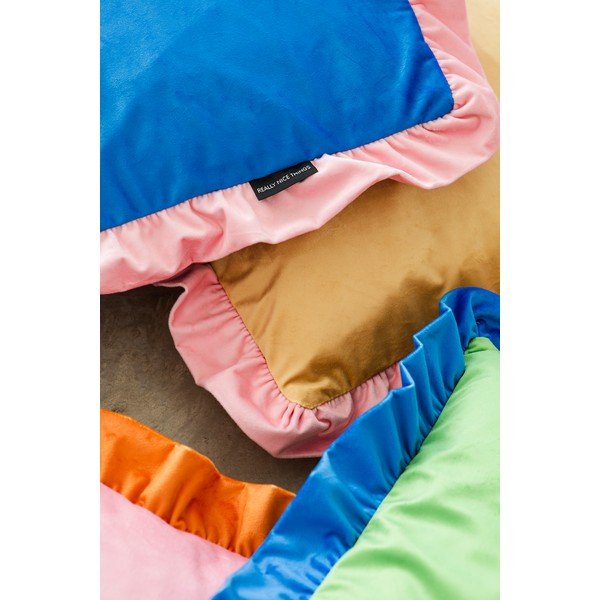 Sametist dekoratiivpadi 55x55 cm - Really Nice Things-image-2