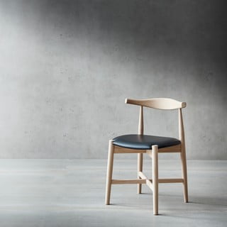 Hammel Findahli tammest valmistatud söögitoolid Dora - Hammel Furniture