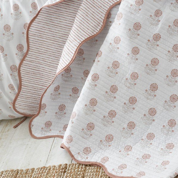 Valge voodikate 220x230 cm Woodblock Floral - Pineapple Elephant-image-1