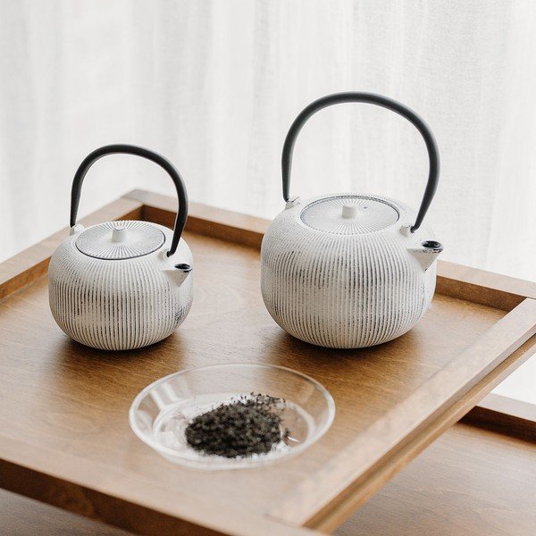 Mustvalge malmist teekann 700 ml Sencha - S|P Collection-image-1