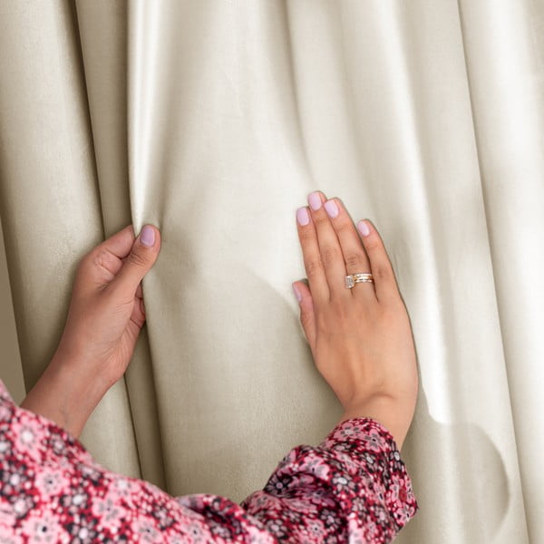 Beež sametist dimout-kardin 140 × 270 cm Eyelets – Restilo-image-1