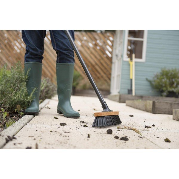 Must luud Essentials - Addis-image-1