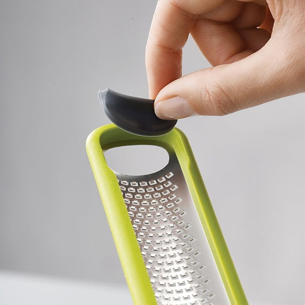 Tsitrusviljakoorete riivimine spaatliga Handi-Zest Handi-Zest™ - Joseph Joseph-image-3