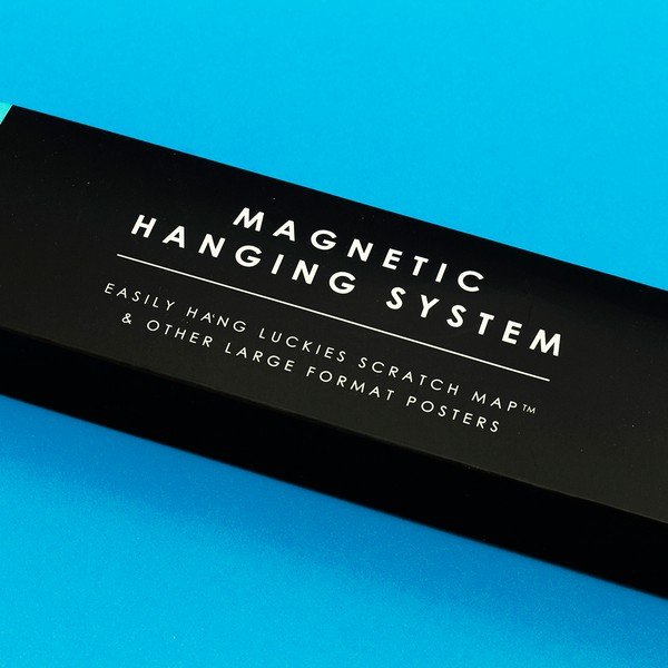 Závěsný držák na mapu Luckies of London Hang!-image-1